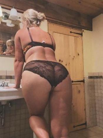 7652045717, female escort, Muncie